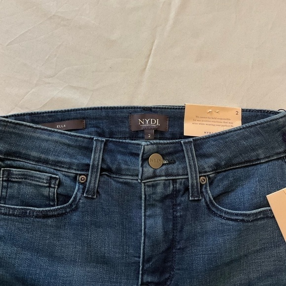 NWT NYDJ Ella Short with Side Seam Slits, Blue Well, Size 2 - Picture 2 of 4